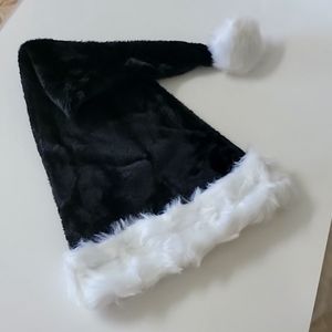 Black and white Santa 🎅 hat🖤